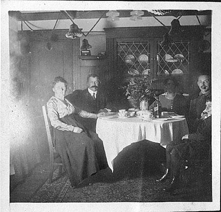 House_Diningroom_Party