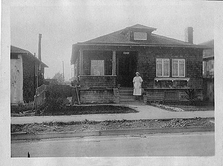 House_Front_Wide_Couple